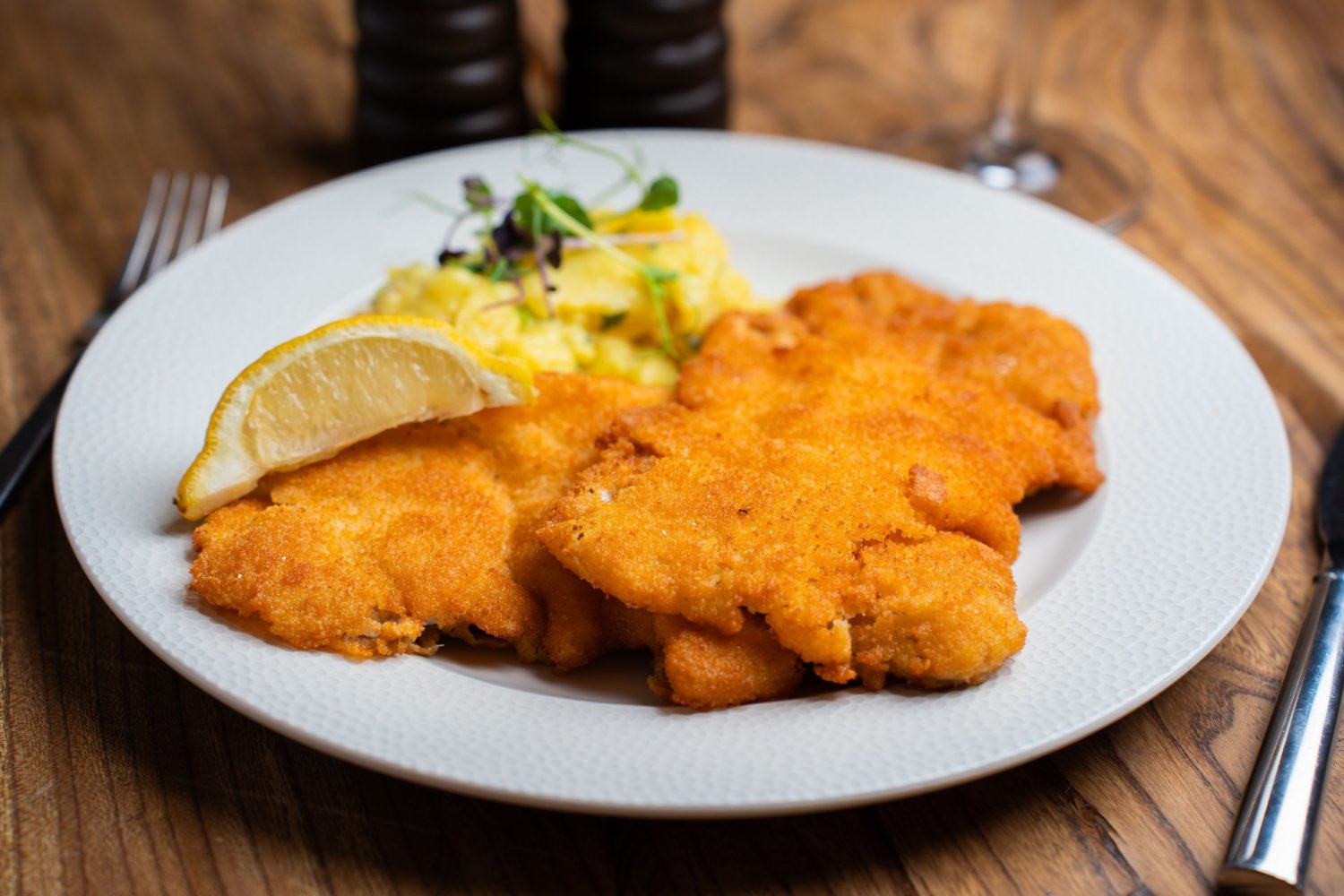 Wiener Schnitzel vom Kalb mit Kartoffelsalat